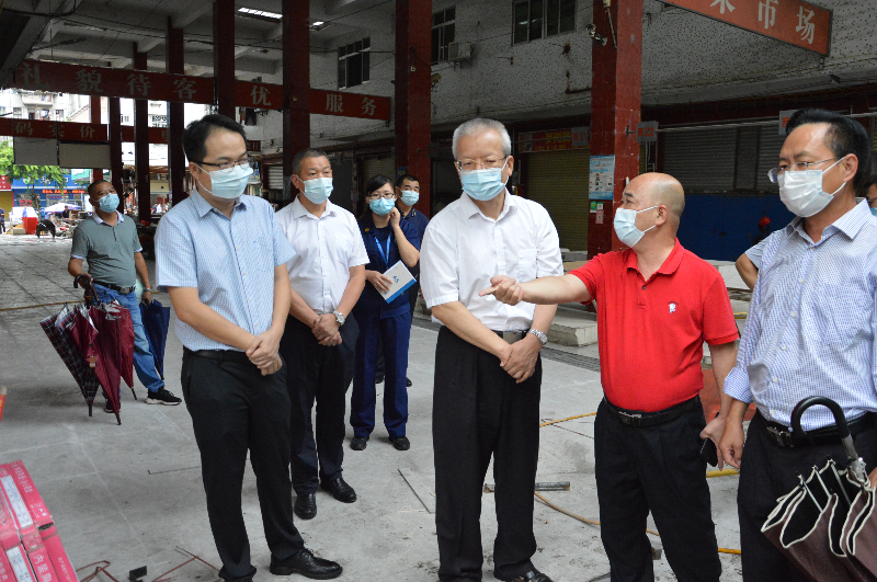 兴宁市政府副市长陈君溢,兴宁市市场监管局党组书记,局长赖