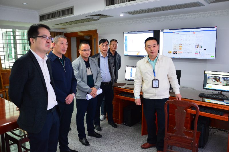座谈会上,市市场监管局党组书记,局长赖建文同志就机构改革以来,市场