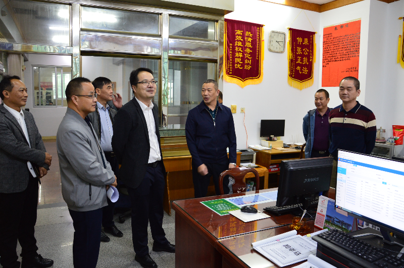 座谈会上,市市场监管局党组书记,局长赖建文同志就机构改革以来,市场