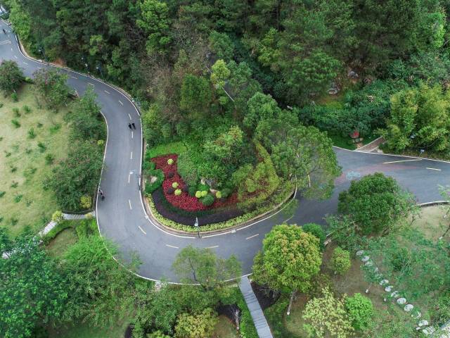 兴宁市神光山旅游风景区内的“四好农村路”，成为扮靓景区的要素。