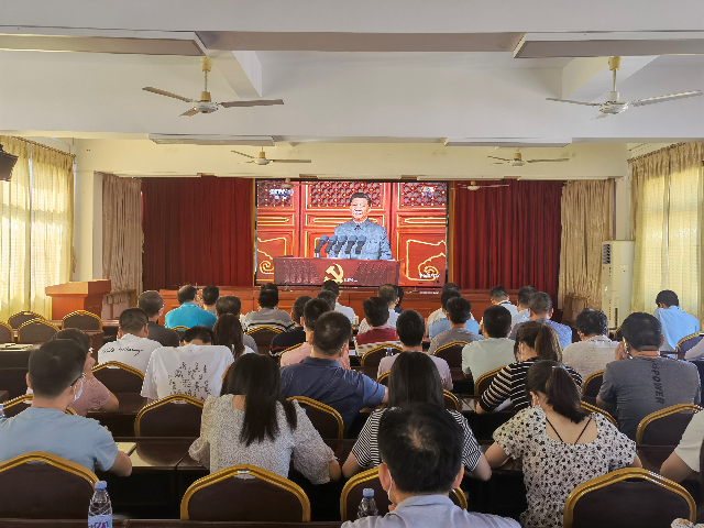 新圩镇组织收听收看《庆祝中国共产党成立100周年大会》现场直播2.jpg