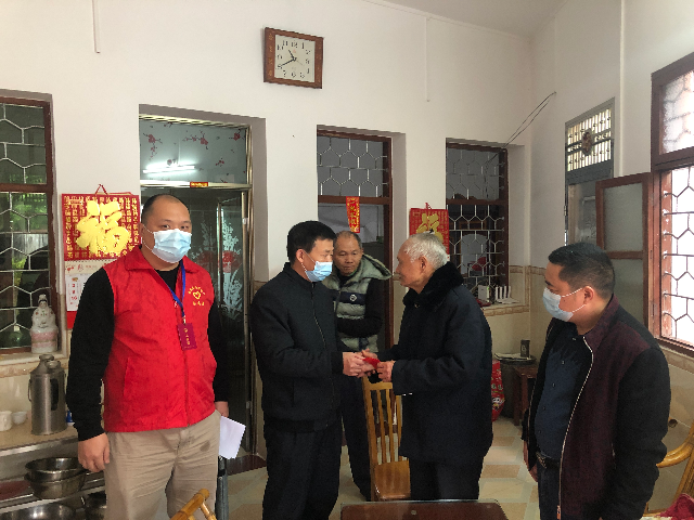 慰问退役军人2.jpg