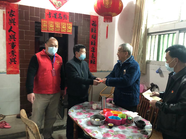 慰问退役军人4.jpg