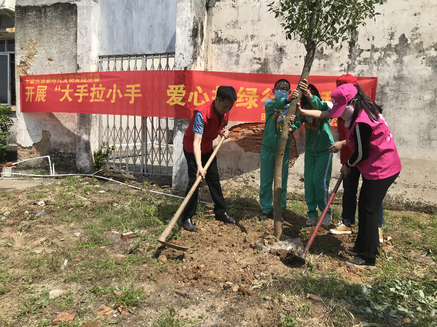云清、学生.jpg
