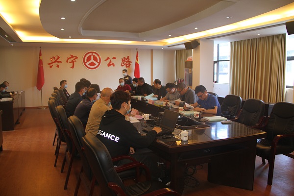 2022.3.30国道G205线兴宁市宁新至新陂段路面改造工程通过交工验收.JPG