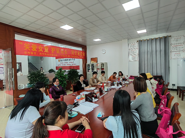 座谈会1.jpg