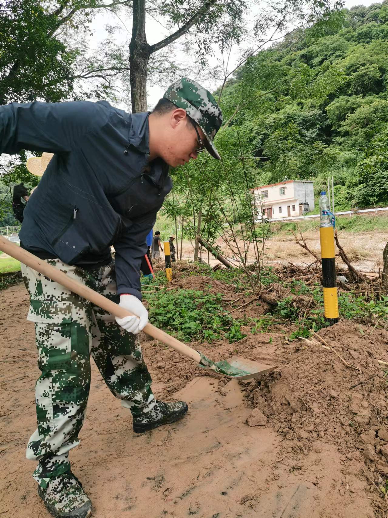 9径南镇公用事业社会保障服务中心钟绍松jpg.jpg