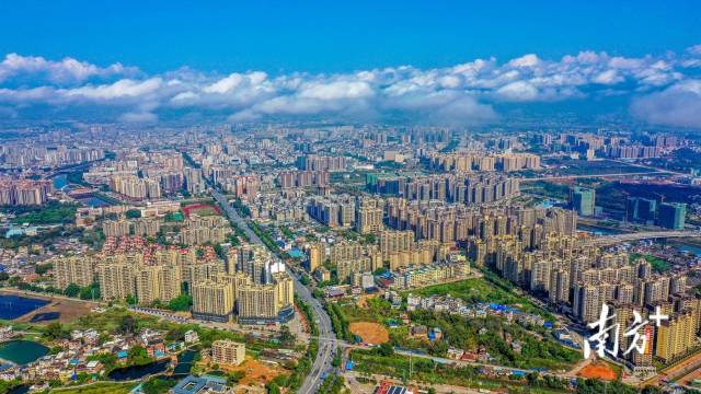 兴宁市撤县设市30年来，城乡面貌焕然一新。黄伟金 摄