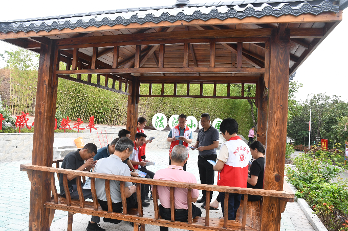 罗陂法治小公园.jpg