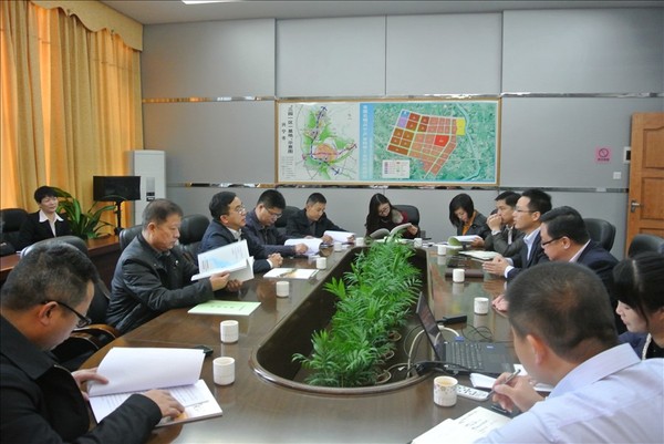 三台县考察团.JPG