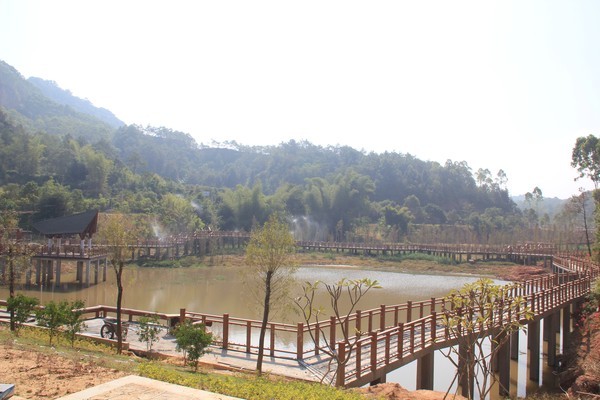 神光山南山湖.jpg