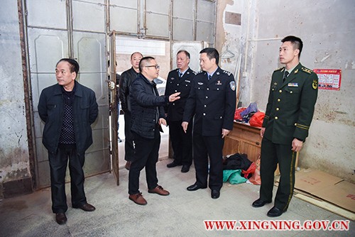 2017.12.19曾市长消防安全检查内网用1.jpg