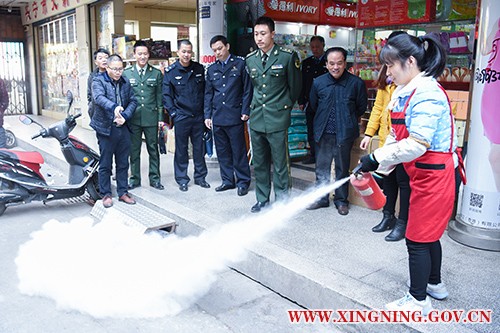 2017.12.19曾市长消防安全检查内网用2.jpg