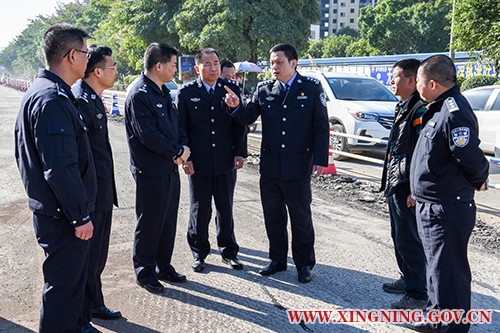 2017.12.21曾市长调研城区拥堵问题内网用01.jpg