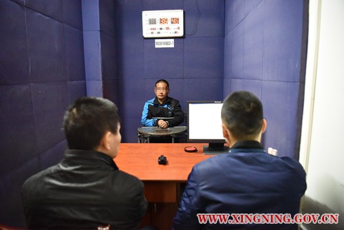 在民警面前，曾某良坦白交代(处理小).jpg