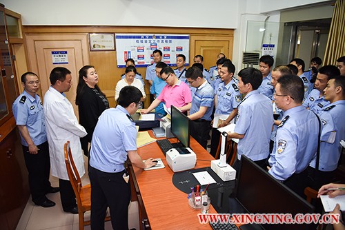 4.29-30广东省质监局专家来兴司法鉴定中心评审05（）.jpg