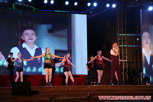 兴宁市山歌剧演艺中心王晨阳演唱《要把文明传天下》.jpg