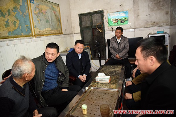 12.12曾市长精准扶贫入户指导01【内网用】.jpg