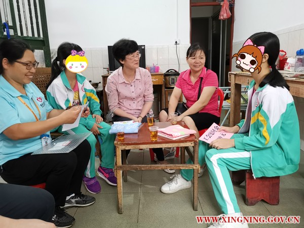 20190601总工会六一节到户慰问 (12)_meitu_3.jpg