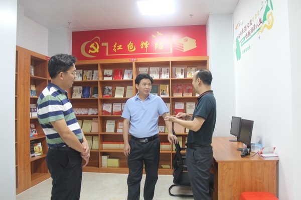 图为该市纪委副书记、市监委副主任刘瑞灵到福兴街道调研.JPG